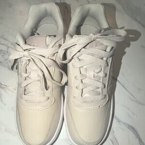 Nike Ebernon Low Women's Low Top Sneakers Desert Sand/Taupe Lace-Up AQ1779-002
